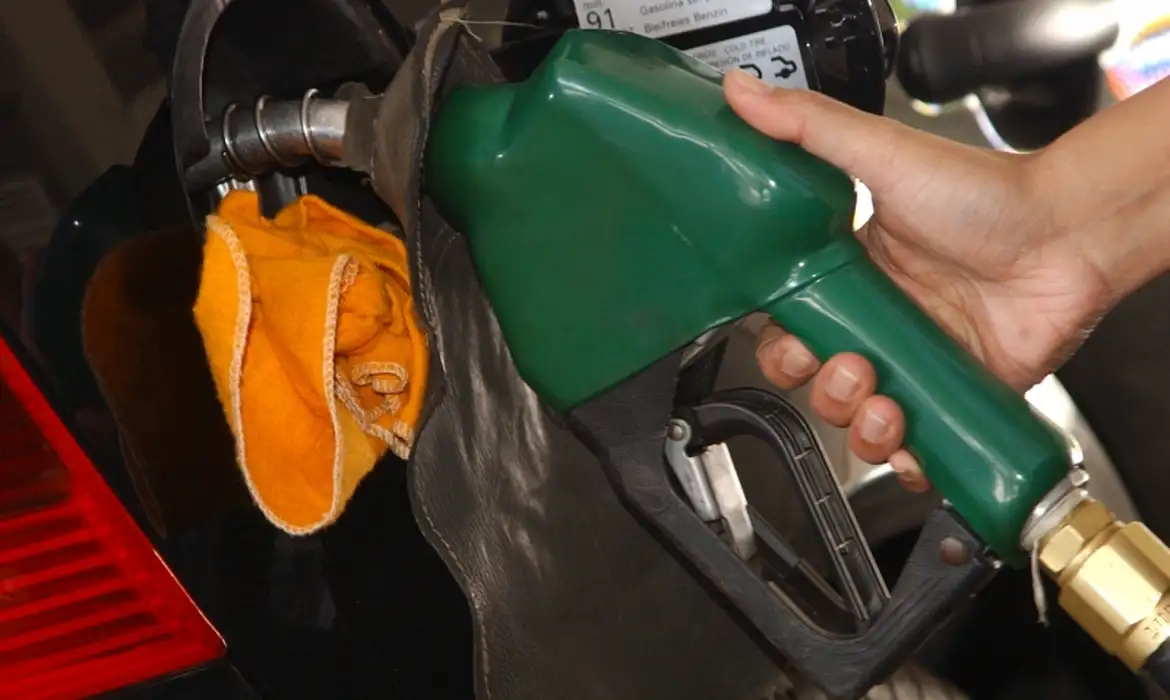 Gasolina ou etanol? Saiba qual combustível é mais vantajoso na hora de abastecer