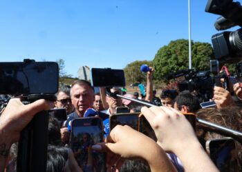 Tornozeleira de Bolsonaro divide reações políticas; oposição comemora, aliados repudiam