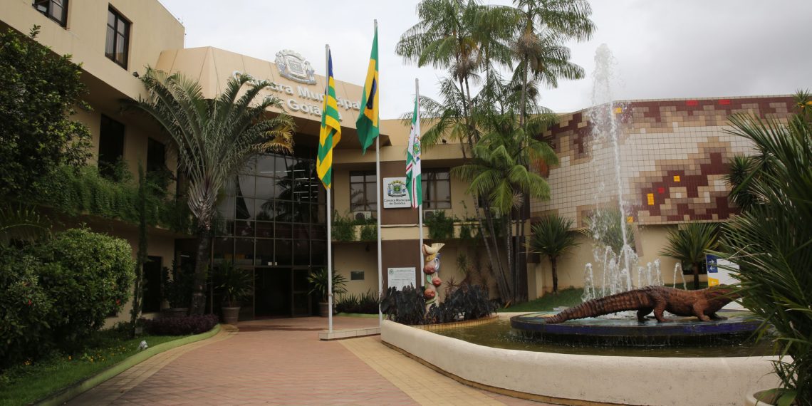 Tião Peixoto: suspensão temporária de novas exigências a comércios em Goiânia