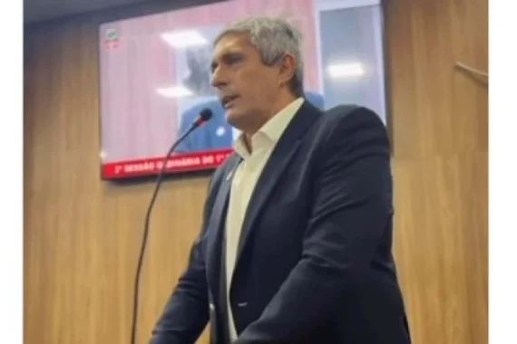 Marido de Carla Zambelli deixa cargo de secretário em Caucaia após pedido de exoneração