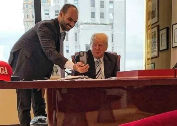 PSol pede prisão de Eduardo Bolsonaro por atentado à soberania nacional