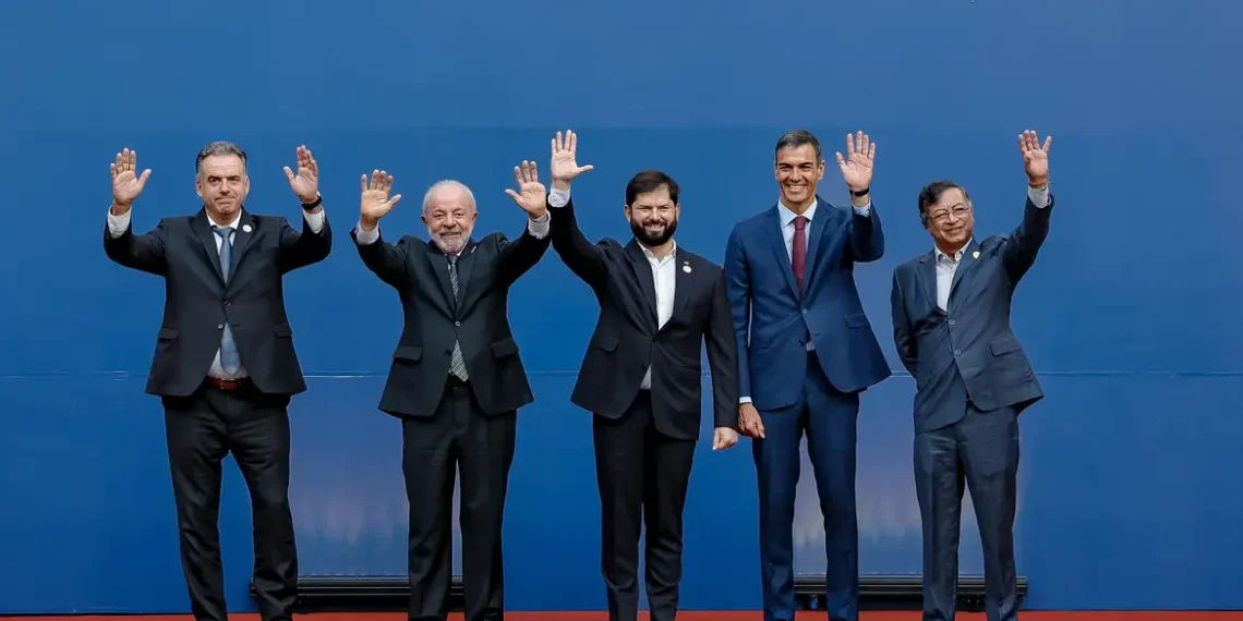 Presidentes se reúnem no Chile e firmam pacto em defesa da democracia