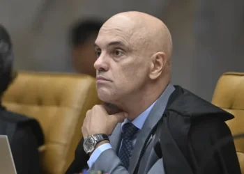 Moraes nega pedido de Bolsonaro para manifestação da PGR sobre conta de Instagram de Mauro Cid