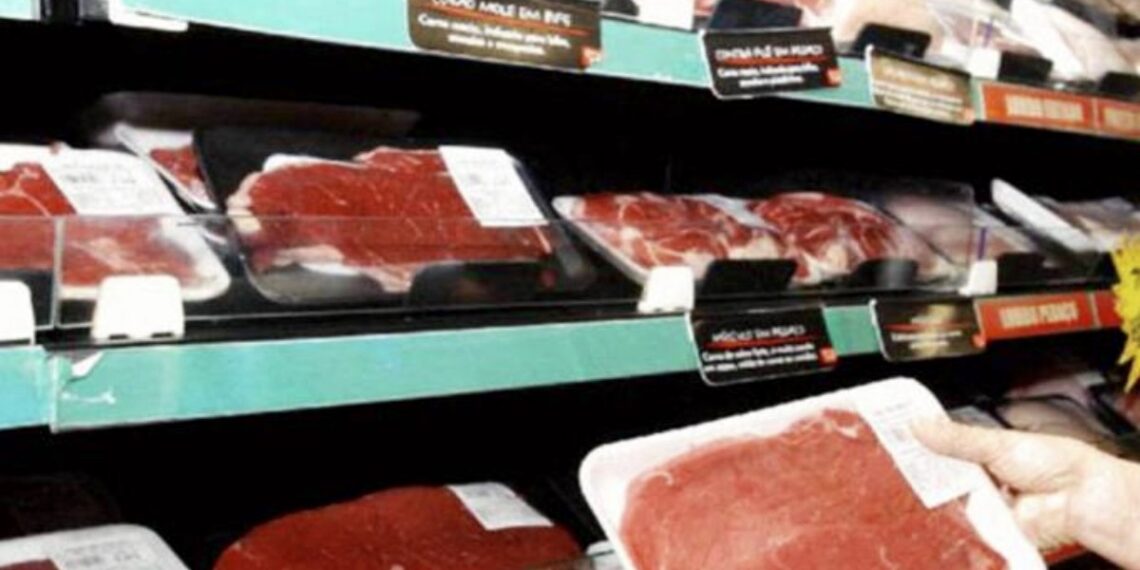 Trump e o tarifaço: impacto de tarifas de 50% já pressiona carnes, café e frutas no Brasil