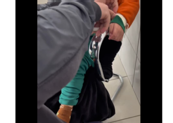 Criança autista é encontrada amarrada em escola de Araucária; professora é presa por maus-tratos