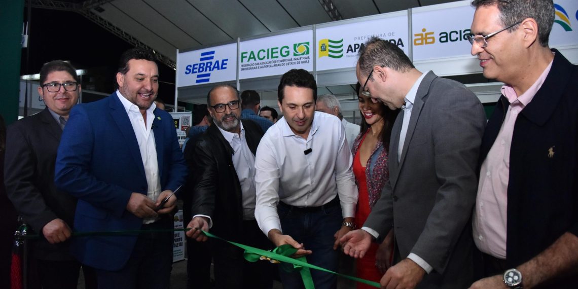 Vilela inaugura Expo Conecta & Arraiá da Cultura