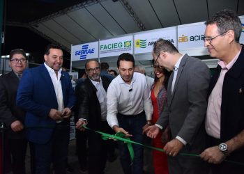 Vilela inaugura Expo Conecta & Arraiá da Cultura