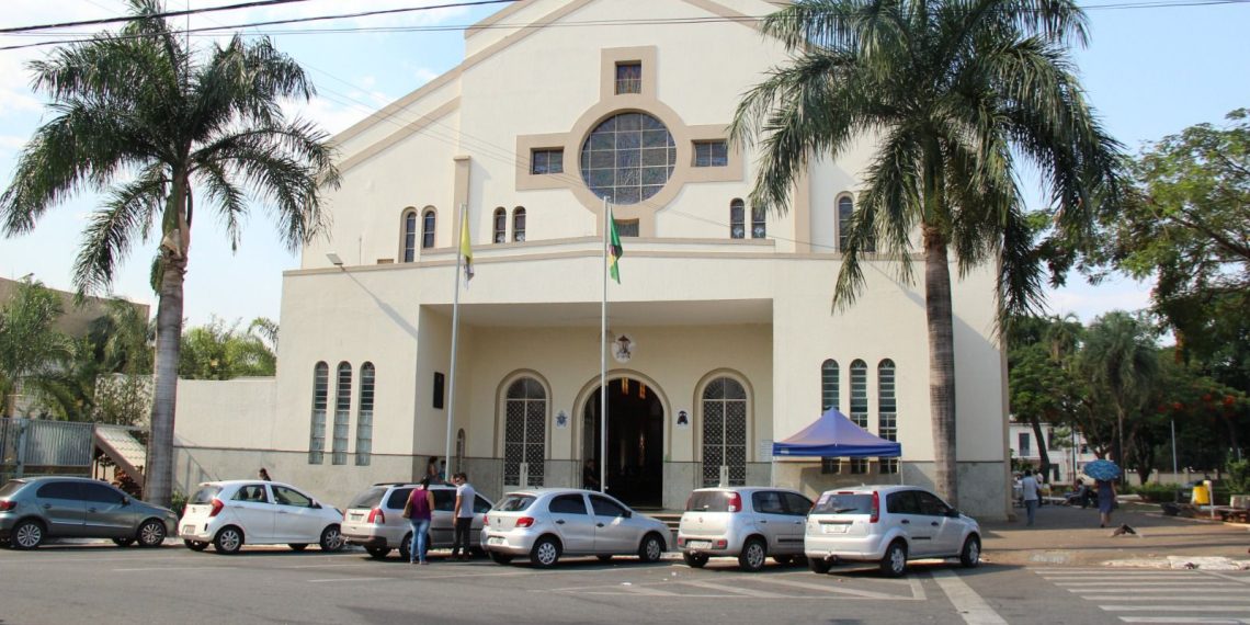 Câmara Municipal aprovou reajuste salarial para professores e bônus para servidores administrativos da Educação