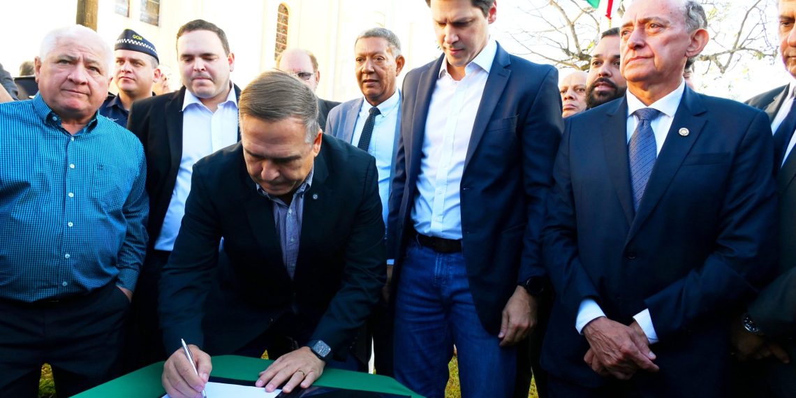 Sandro Mabel transfere simbolicamente a capital para Campinas em celebração aos 215 anos do bairro