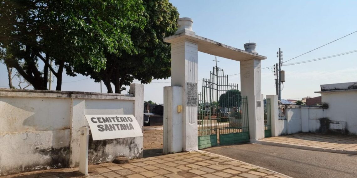 Prefeitura de Goiânia notifica responsáveis por jazigos abandonados nos cemitérios Parque e Santana