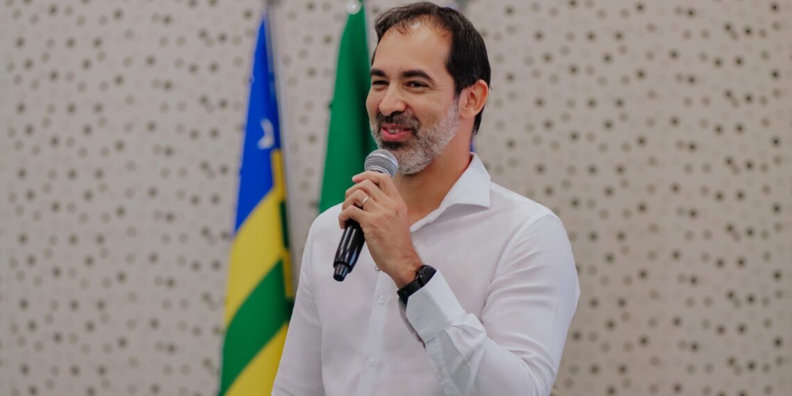 Fernando Pellozo mantém ampla aprovação popular seis meses após início do segundo mandato