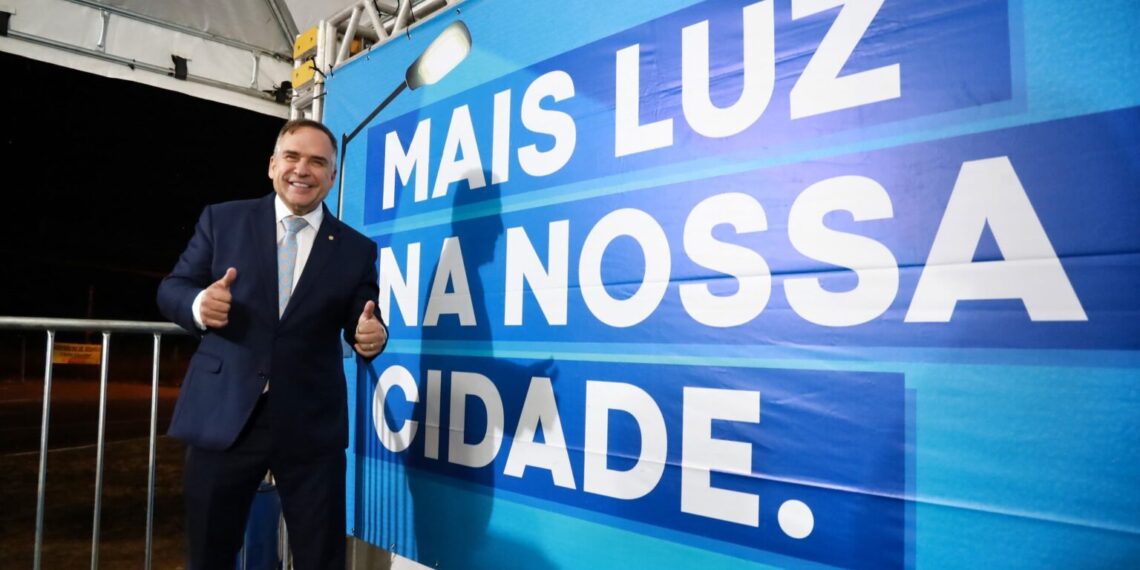 Programa Brilha Goiânia já modernizou metade da iluminação pública com tecnologia LED