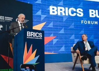 Lula defende multilateralismo e critica aumento de gastos militares na abertura da cúpula do Brics