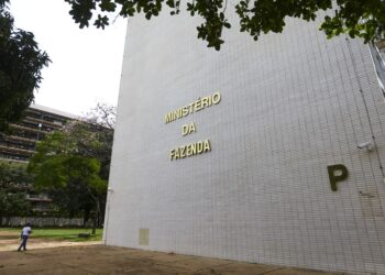 Governo amplia brechas fiscais para driblar limites de gasto e contornar Orçamento