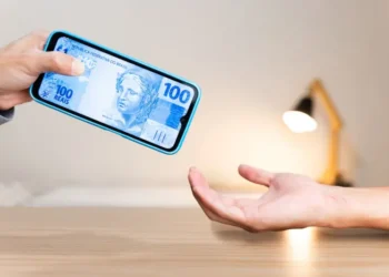 Premio Nobel de economia elogia o Pix e critica sistema financeiro dos EUA: “Brasil inventou o futuro do dinheiro