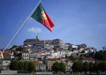 Parlamento português aprova pacote restritivo à imigração; brasileiros serão diretamente afetados