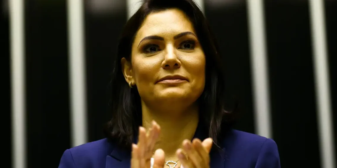 Michelle Bolsonaro ganha força como possível candidata do PL à Presidência
