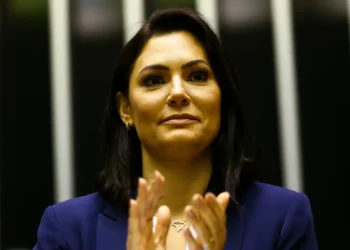 Michelle Bolsonaro ganha força como possível candidata do PL à Presidência