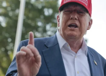 Trump admite possibilidade de diálogo com Lula após tarifa de 50% sobre produtos brasileiros