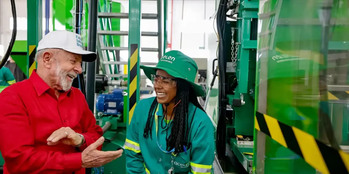 Lula inaugura centro de biocombustíveis em Minas Gerais