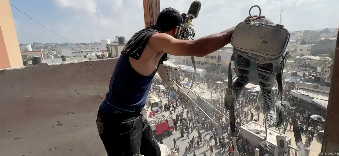 Ataque israelense a hospital em Gaza mata jornalistas e profissionais de saúde