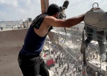 Ataque israelense a hospital em Gaza mata jornalistas e profissionais de saúde