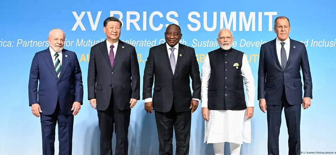 Tarifas de Trump aproximam Brics e estimulam busca por alternativas ao dólar