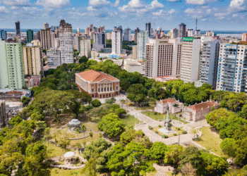 Brasil enfrenta pressão sobre altos custos de hospedagem para a COP30 em Belém