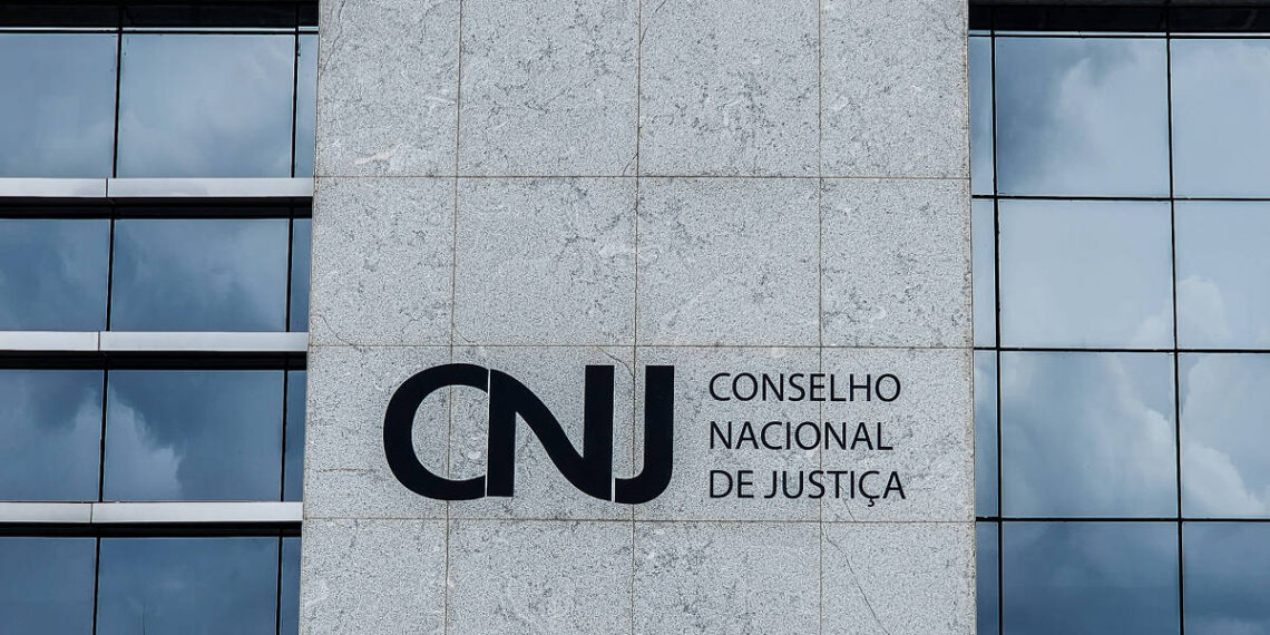 Reforma Administrativa prevê fim da aposentadoria compulsória como punição a juízes e promotores