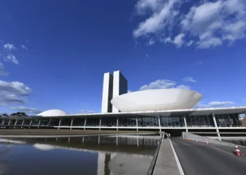 Câmara avalia PEC que pode restaurar prerrogativa de parlamentares bloquearem investigações