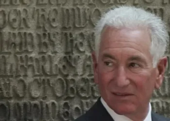 Paris exige explicações de embaixador dos EUA após críticas contra Macron sobre antissemitismo