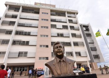 Condomínio de Bolsonaro define regras para drones e entrada de visitantes durante prisão domiciliar