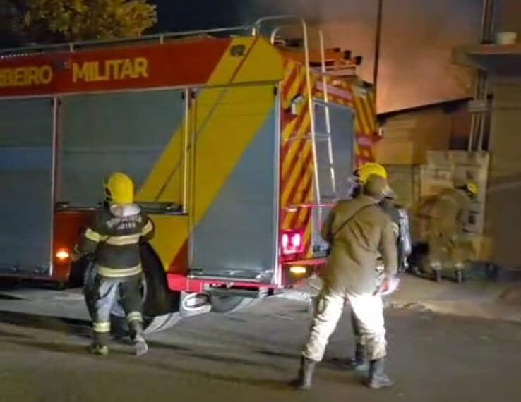 Incêndio em residência deixa um morto e outro ferido em estado grave em Rio Verde (GO)