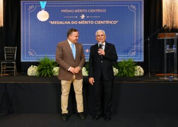 Sandro Mabel é homenageado com Medalha do Mérito Científico em Goiás