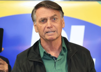 PGR rejeita pedido da PF para manter policiais dentro da casa de Bolsonaro