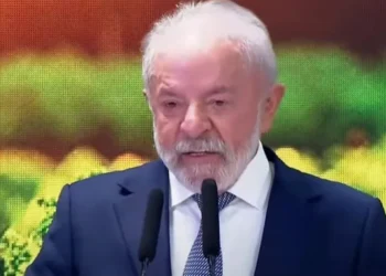 Lula endurece tom contra Trump e promete reação estratégica às tarifas dos EUA