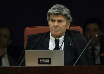 Ministro Luiz Fux se torna referência para defesa de Bolsonaro em ação sobre tentativa de golpe