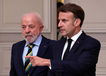 Lula reforça parceria com Macron e critica tarifas impostas pelos Estados Unidos