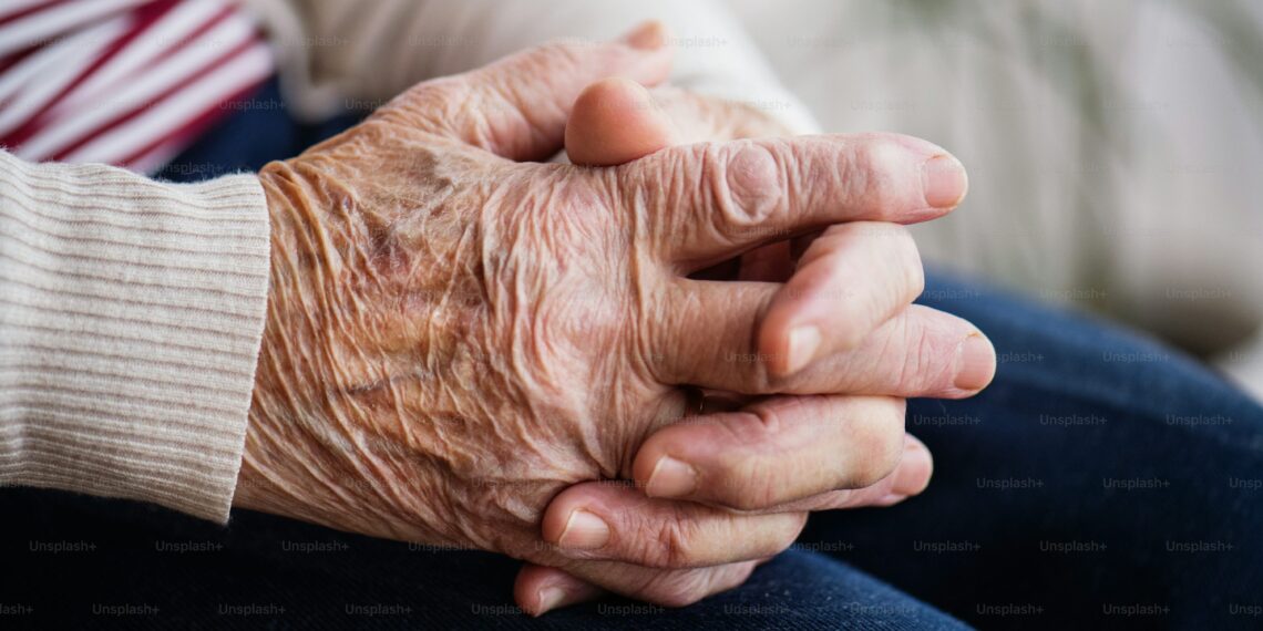 Justiça do RS reconhece filiação socioafetiva de idosa que trabalhou como doméstica desde a infância