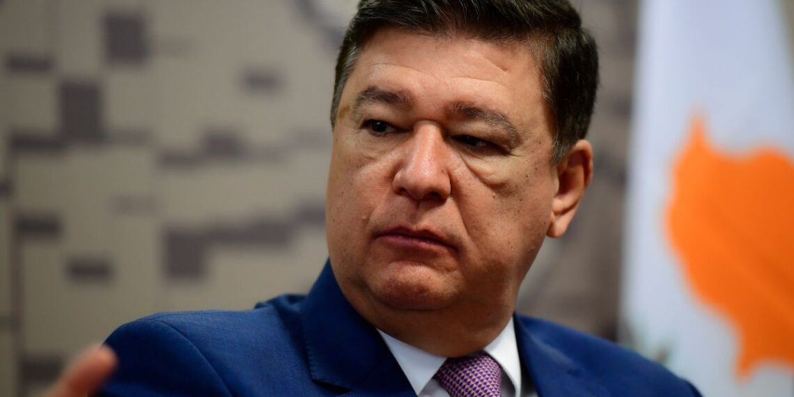 Oposição assume comando da CPMI sobre fraudes no INSS e impõe derrota ao governo