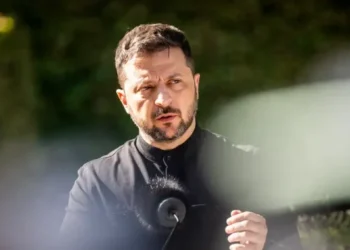 União Europeia reafirma que destino da Ucrânia deve ser decidido por Kiev antes de encontro entre Trump e Putin