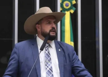 Deputado Zé Trovão ameaça Alexandre de Moraes em discurso na Câmara; ” Acabar com sua vida”