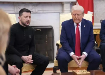 Guerra na Ucrânia: novo ataque russo mata civis e Trump descarta retomada da Crimeia