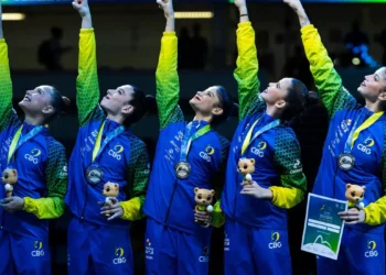 Brasil conquista prata inédita no Mundial de ginástica rítmica no Rio de Janeiro