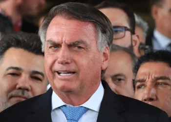 Prisão domiciliar de Bolsonaro pela justiça: defesa alega inexistência de descumpriento de cautelar