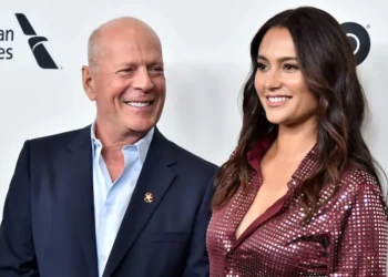 Família se adapta à doença de Bruce Willis