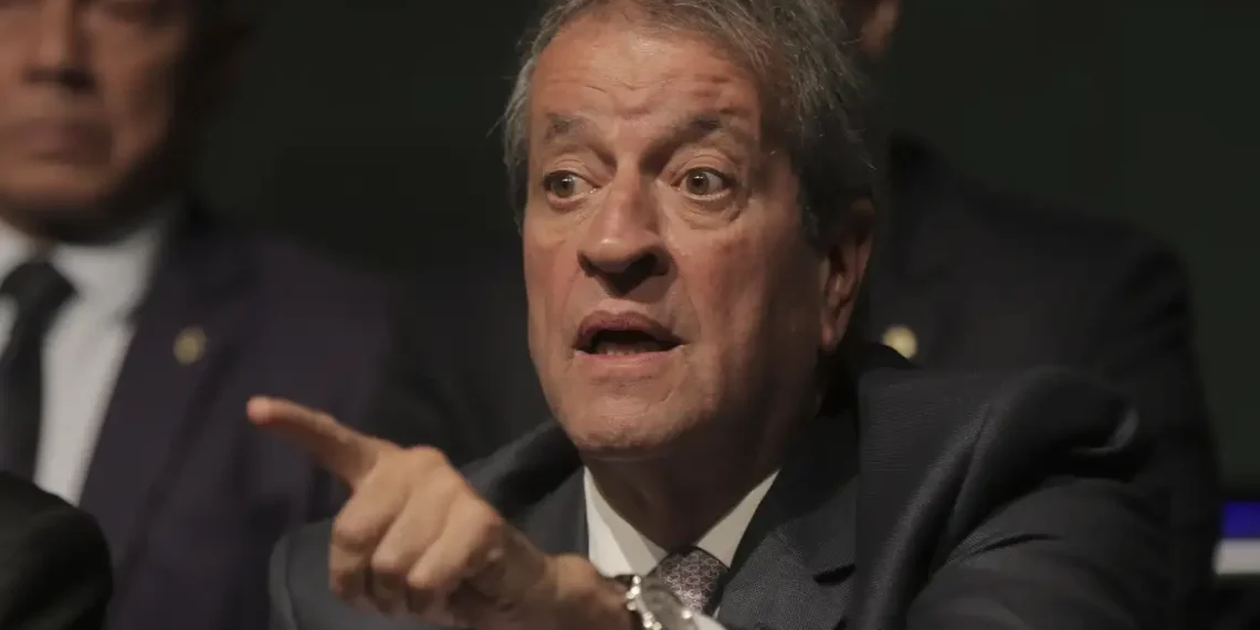 Valdemar Costa Neto diz que Bolsonaro está sendo transformado em “mito” e nega comparação direta com Che Guevara