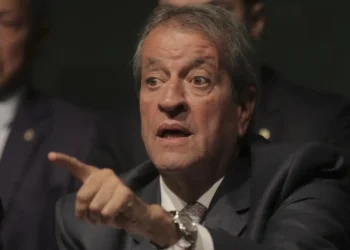 Valdemar Costa Neto diz que Bolsonaro está sendo transformado em “mito” e nega comparação direta com Che Guevara