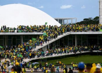 STF aponta inconstitucionalidade de eventual anistia a Bolsonaro e aos golpistas de 8 de Janeiro