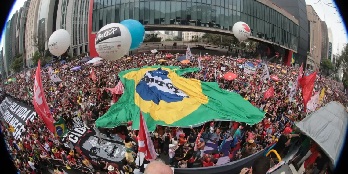 Manifestações em capitais pressionam Congresso contra PEC da Blindagem e projeto de anistia